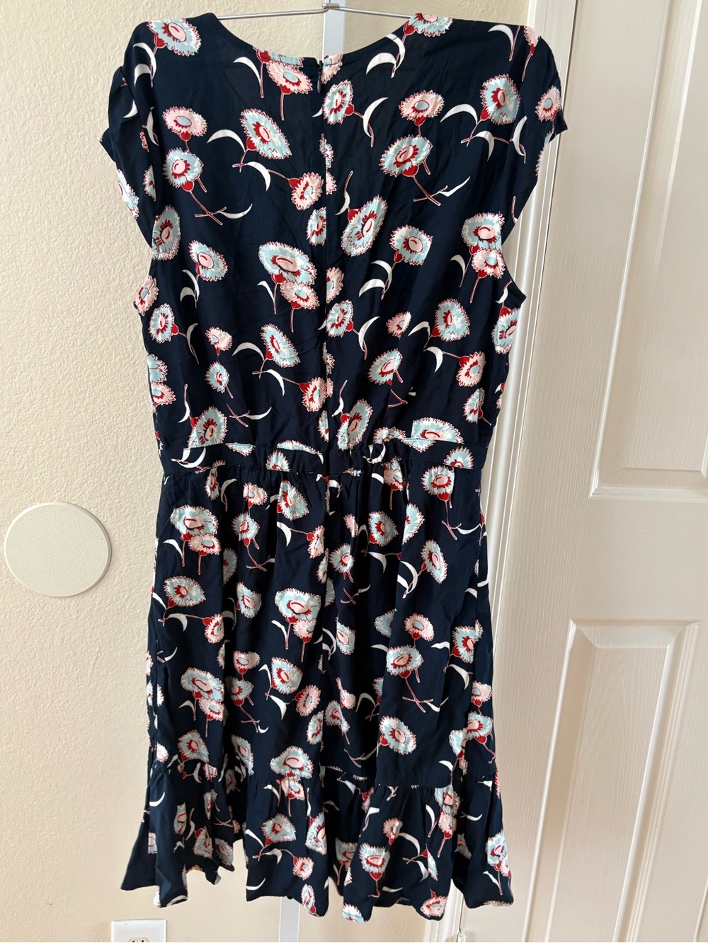 J. Crew Mercantile Faux-Wrap Mini Dress in Floating Floral - Size 6 - Picture 4 of 6